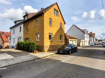 Haus & Straße v. S-W