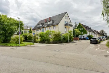 Haus & Straße v. Nord-Ost