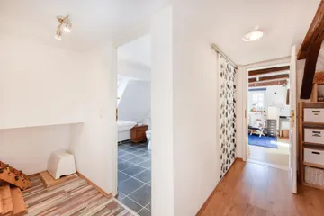 DG, Flur zum Bad