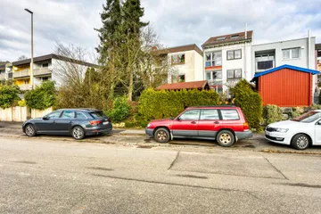 Hausansicht S-W & Straße