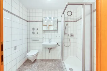 Bad mit Dusche