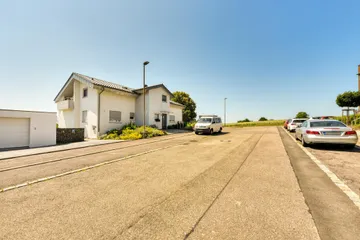 Haus & Straße v. N-O