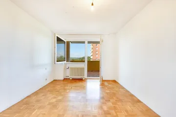 Schlafzimmer mit Balkon