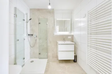 Bad mit Dusche