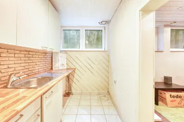 UG, Küche vom WC