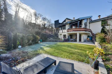 Haus & Terrasse v. Osten