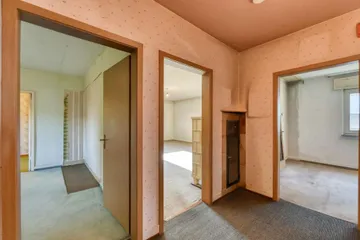 EG, Flur zu den Zimmern