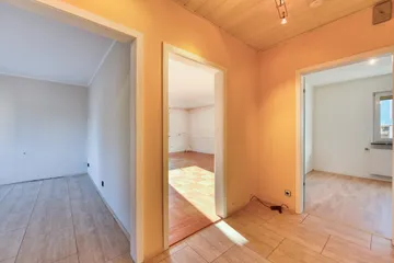 OG, Flur zu den Zimmern