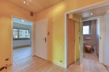 OG, Flur zum Eingang