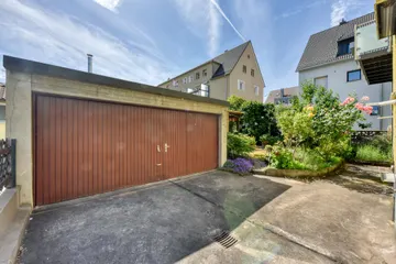 Doppel-Garage zum Garten