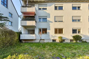 EG-Wohnung mit Balkon