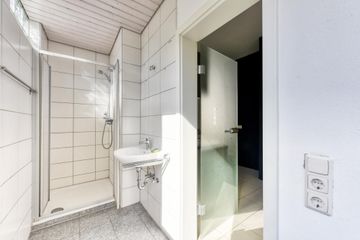 2.OG, Bad zur Küche