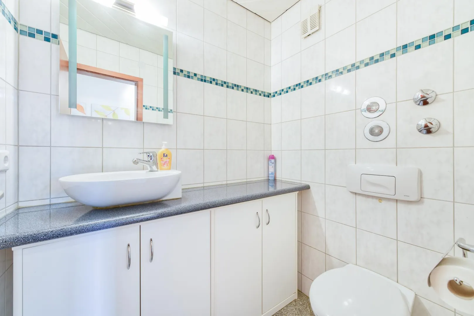+++ familienfreundlich - West-Balkon - Kita, Schule, Einkaufen, U-Bahn um die Ecke - inklusive Einbauküche & TG-Box +++ - Photo 1
