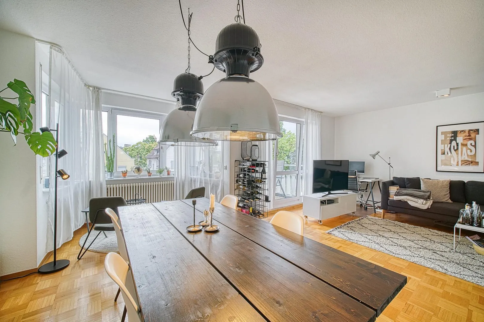 +++ Nahe PORSCHE - Parkett - Tageslicht-Bad mit Wanne und Dusche, separates WC - Süd-Balkon - Möbel-Übernahme möglich +++ - Foto 4