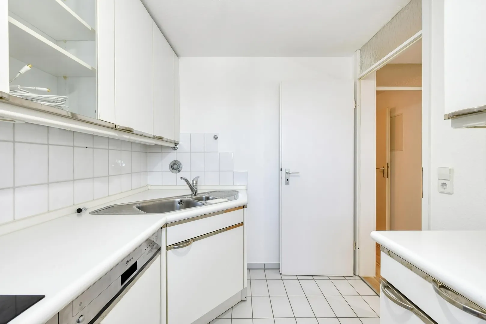 +++ frisch renoviert - DG-Maisonette-Galerie - Fußboden-Heizung - 2 Bäder - Balkon mit Fernblick - inklusive Einbauküche +++ - Photo 4