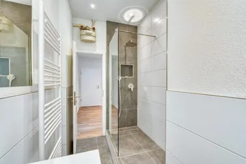 Bad mit Dusche