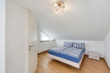 DG, Schlafen von Tür