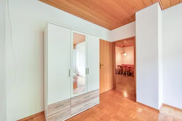 Schlafen mit Schrank