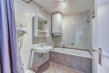 Bad mit Wanne