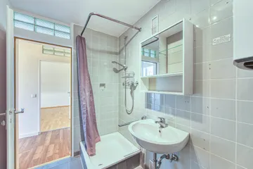Bad mit Dusche