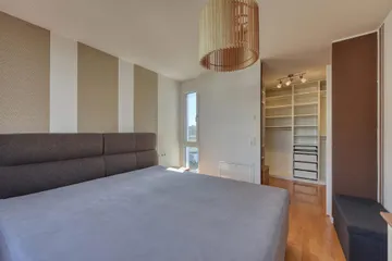 DG, Schlafen zur Ankleide