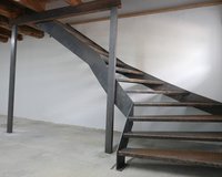 moderne Stahltreppe 