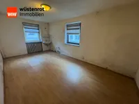Zimmer EG Sanierungsbed.