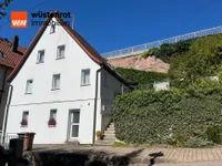 Hausansicht mit UG-Eingang