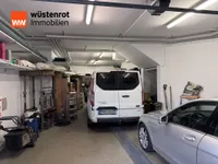 Sehr große Garage