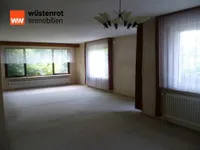 Heller Wohn-/ Essbereich
