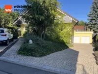 Zufahrt zur Doppelgarage