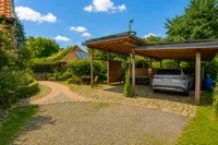 Mit Doppelcarport