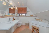 Badezimmer im Obergeschoss