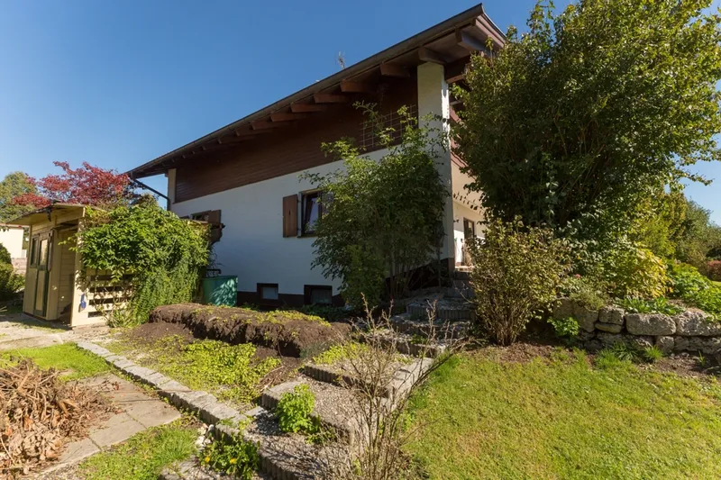 Traumhaftes freistehendes Haus mit großem Garten Immobilie verkaufen
