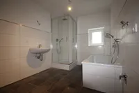 Badezimmer Ansicht 2
