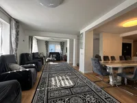 Wohnzimmer mit Essbereich