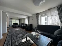 Großzügiges Wohnzimmer