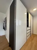 Einbauschrank im Zimmer