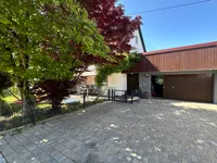 Außenstellplätze mit Garage