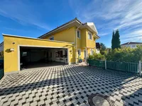 Doppelgarage/Außenstellplatz