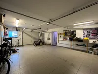 Garage mit Zugang zum Haus 