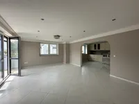 Wohnzimmer mit Blick zur Küche