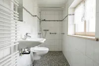 weiteres Badezimmer