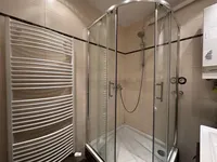 mit Dusche 