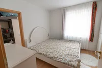 Schlafzimmer mit Ankleideraum