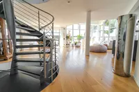 Wohnbereich mit Wendeltreppe