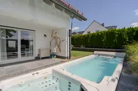 Terrasse mit Pool