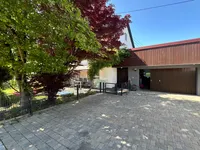 Außenstellplätze mit Garage
