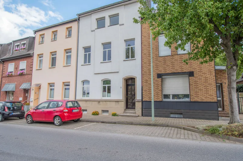 Modernisiertes Einfamilienhaus -auch nutzbar als Zweigenerationenhaus- in ruhiger Lage!