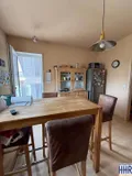 mit Zugang zum Balkon